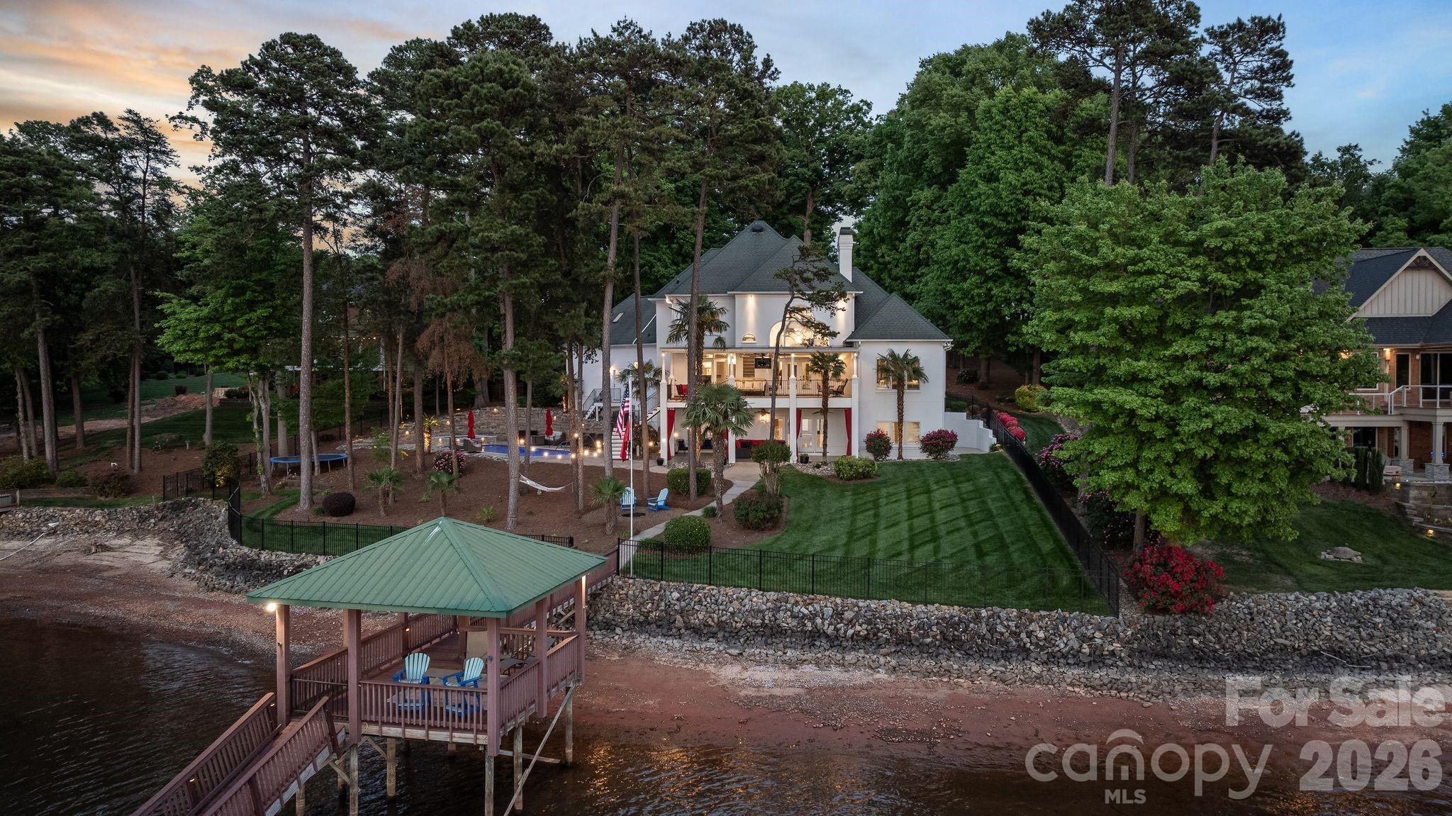 Pinnacle Shores - Residential