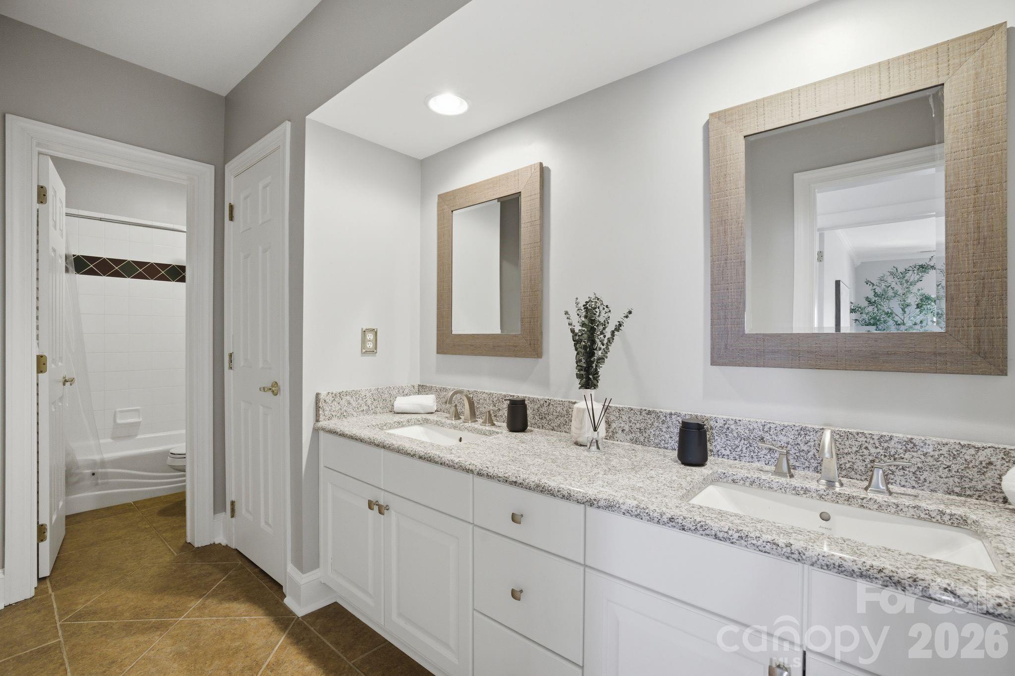 Pinnacle Shores - Residential