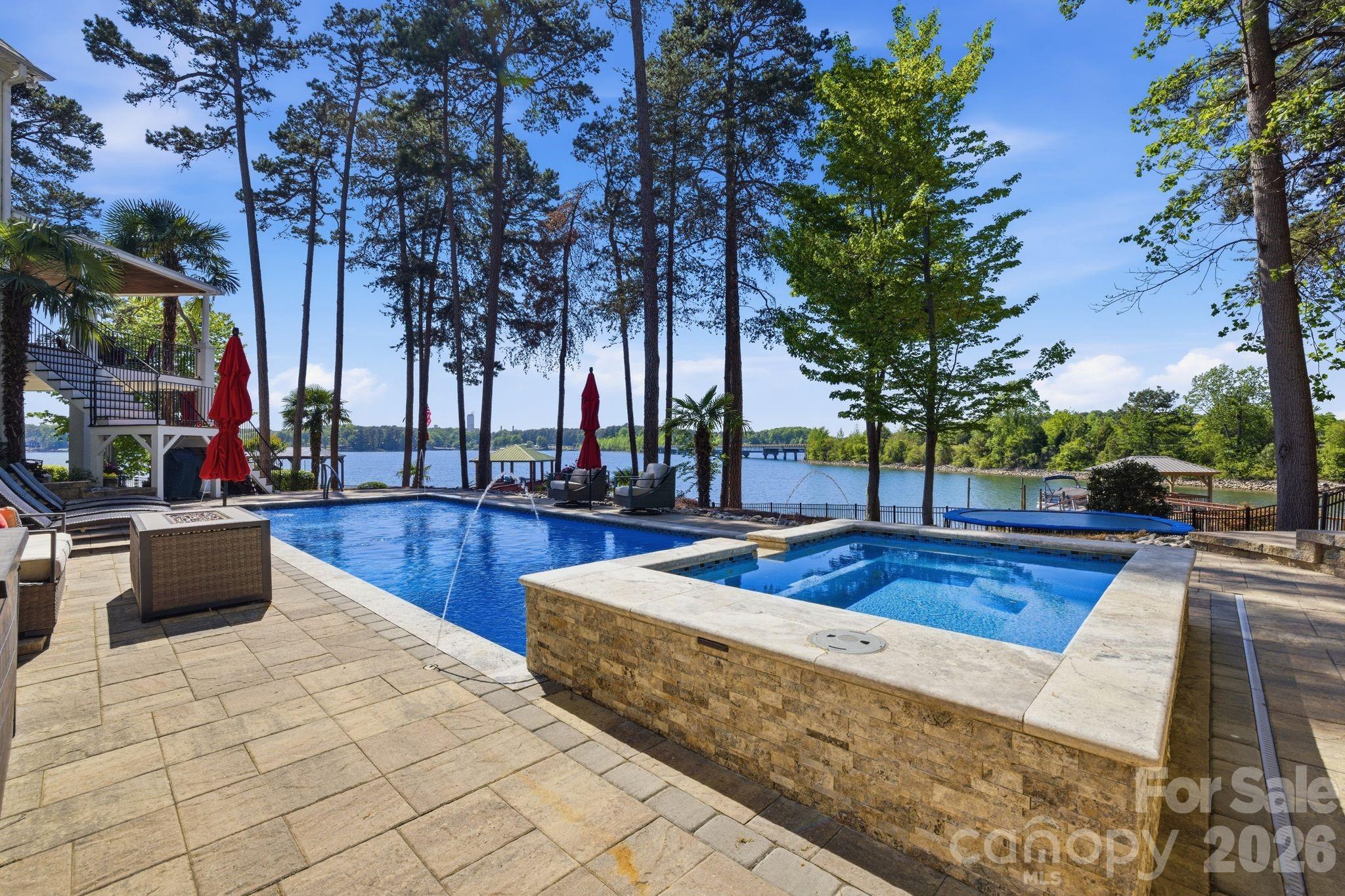 Pinnacle Shores - Residential