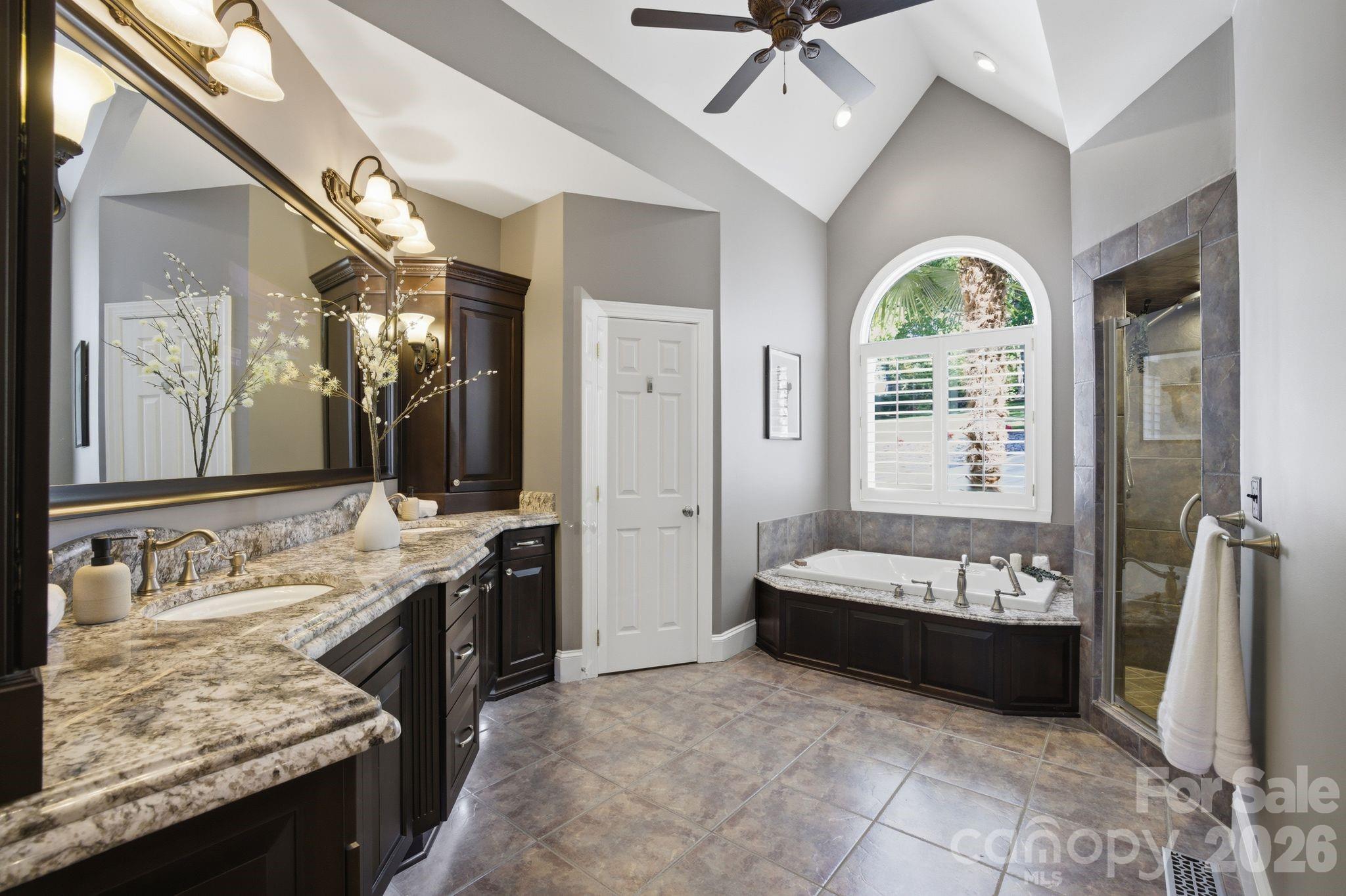 Pinnacle Shores - Residential