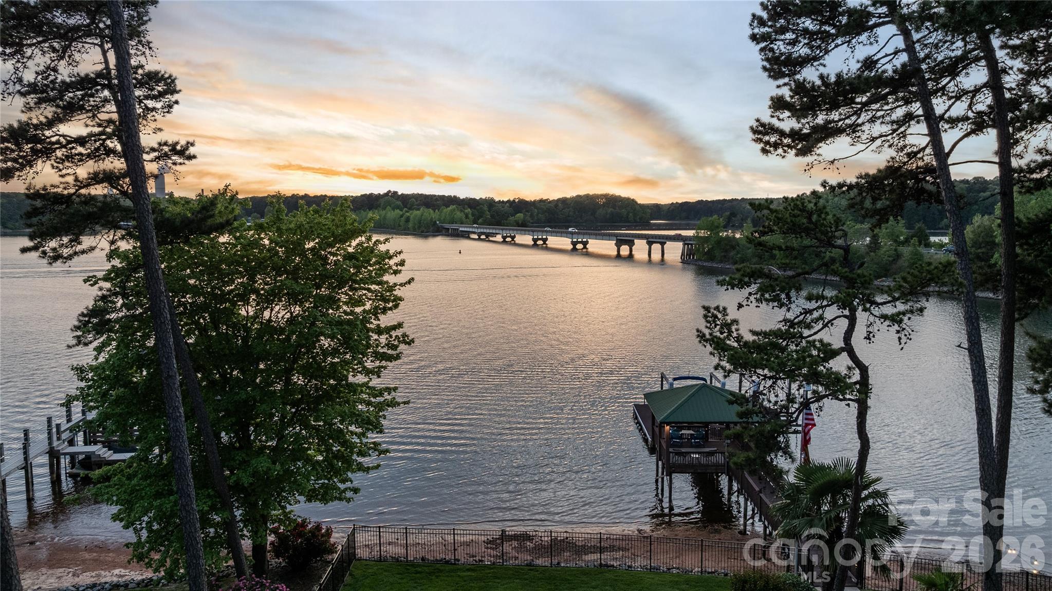 Pinnacle Shores - Residential