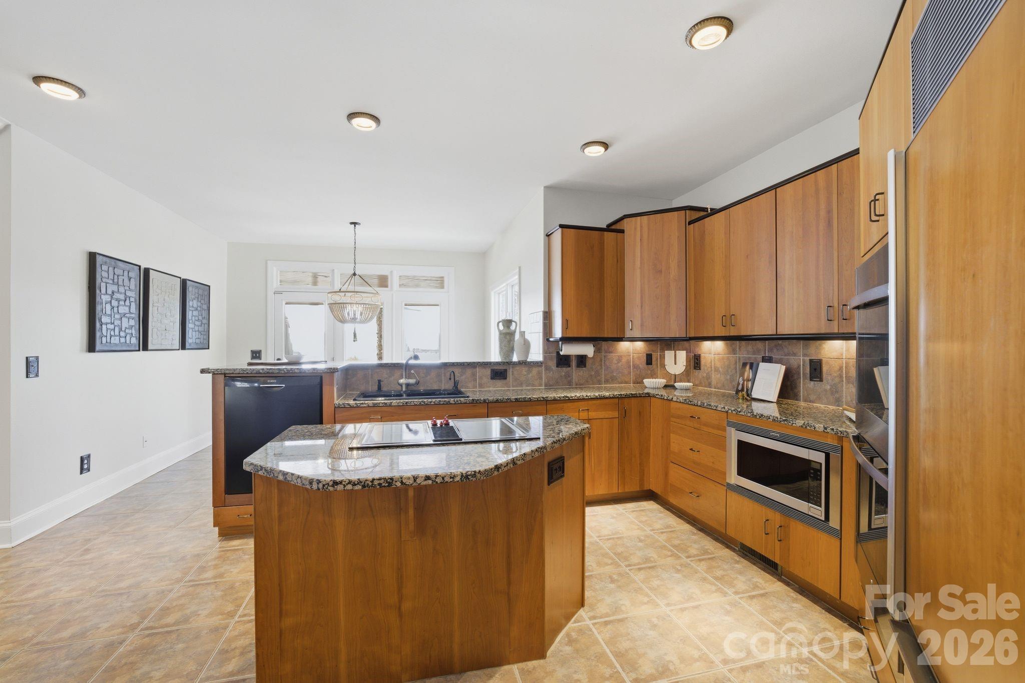 Pinnacle Shores - Residential