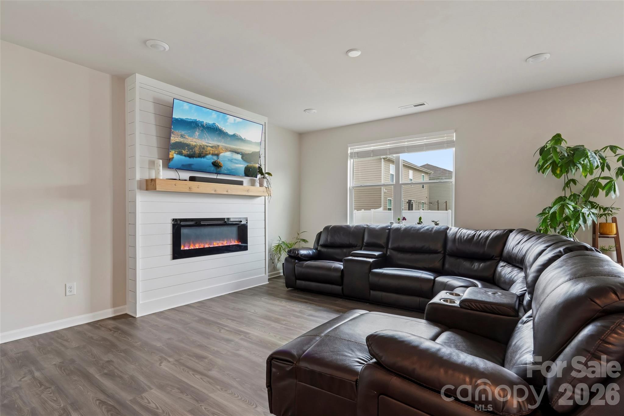 8007 Foxcroft Drive