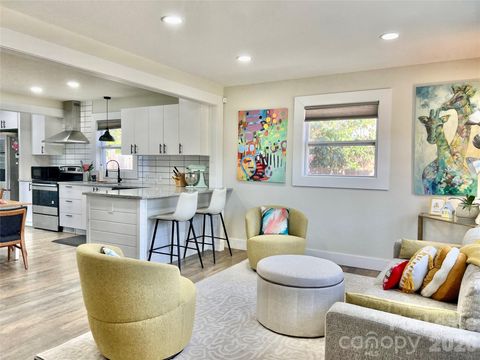 Photo of 3205 Brixton Court, Charlotte, NC 28205 (MLS # 4338236)