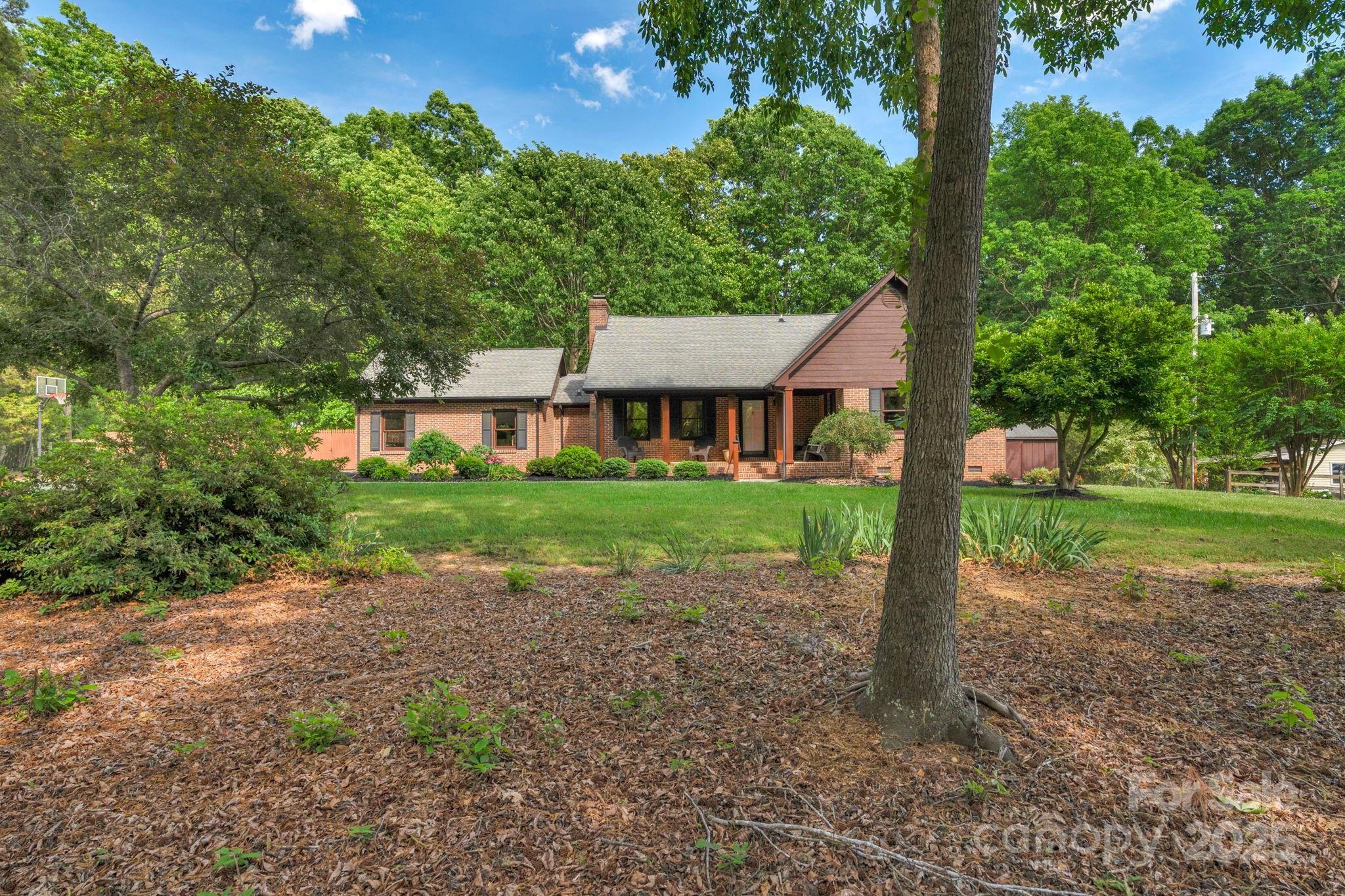 2202 Bearskin Lane