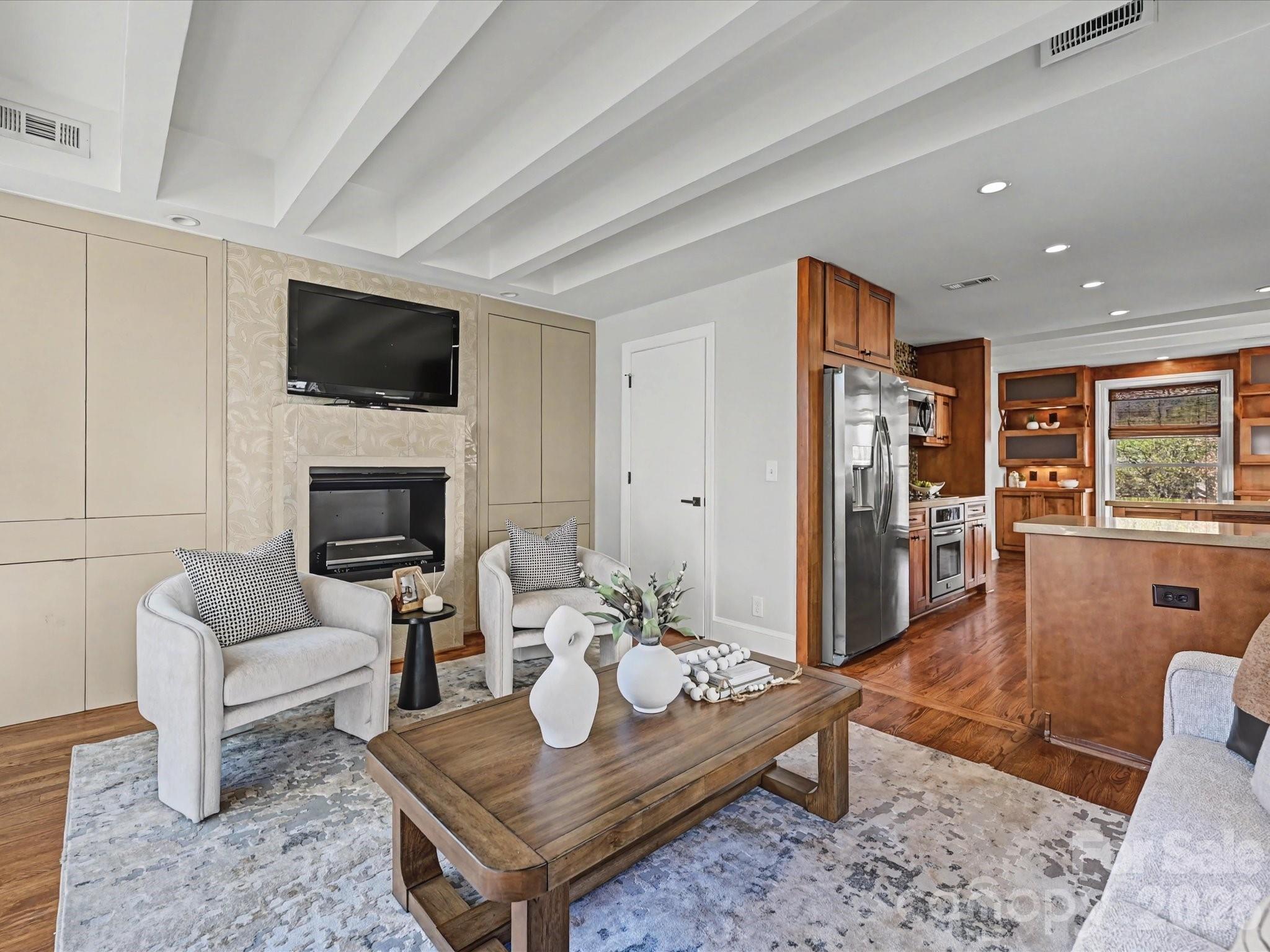 Sixth And Pine - Residential