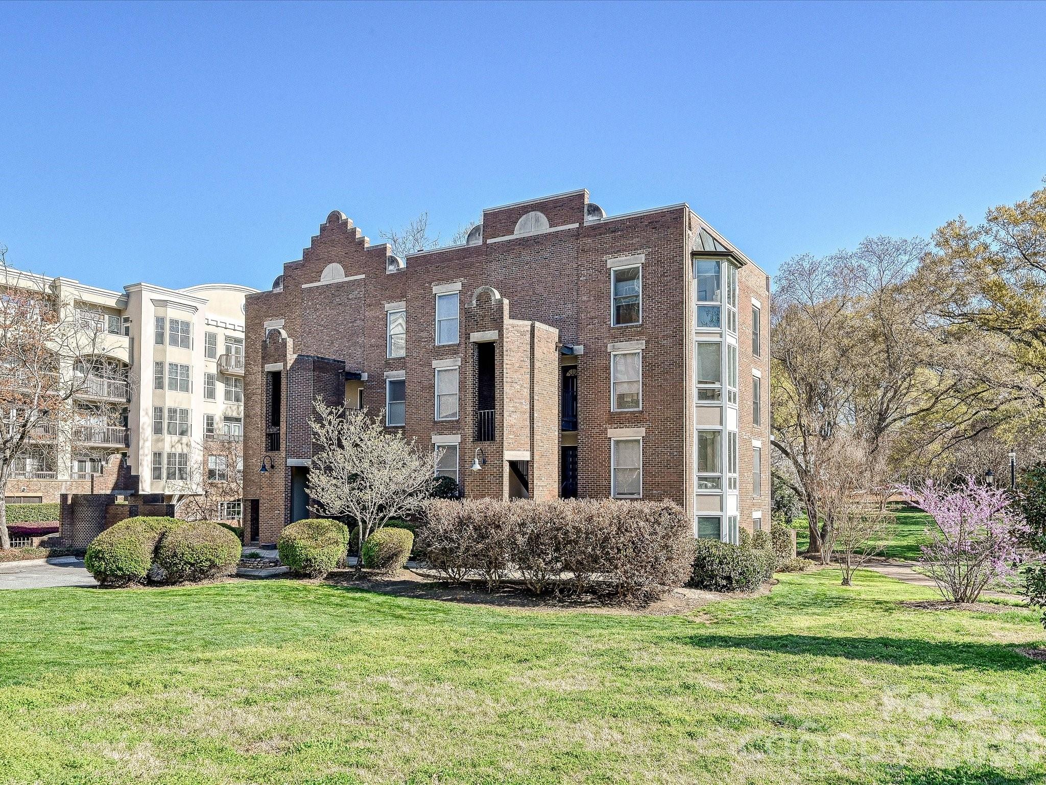 Sixth And Pine - Residential