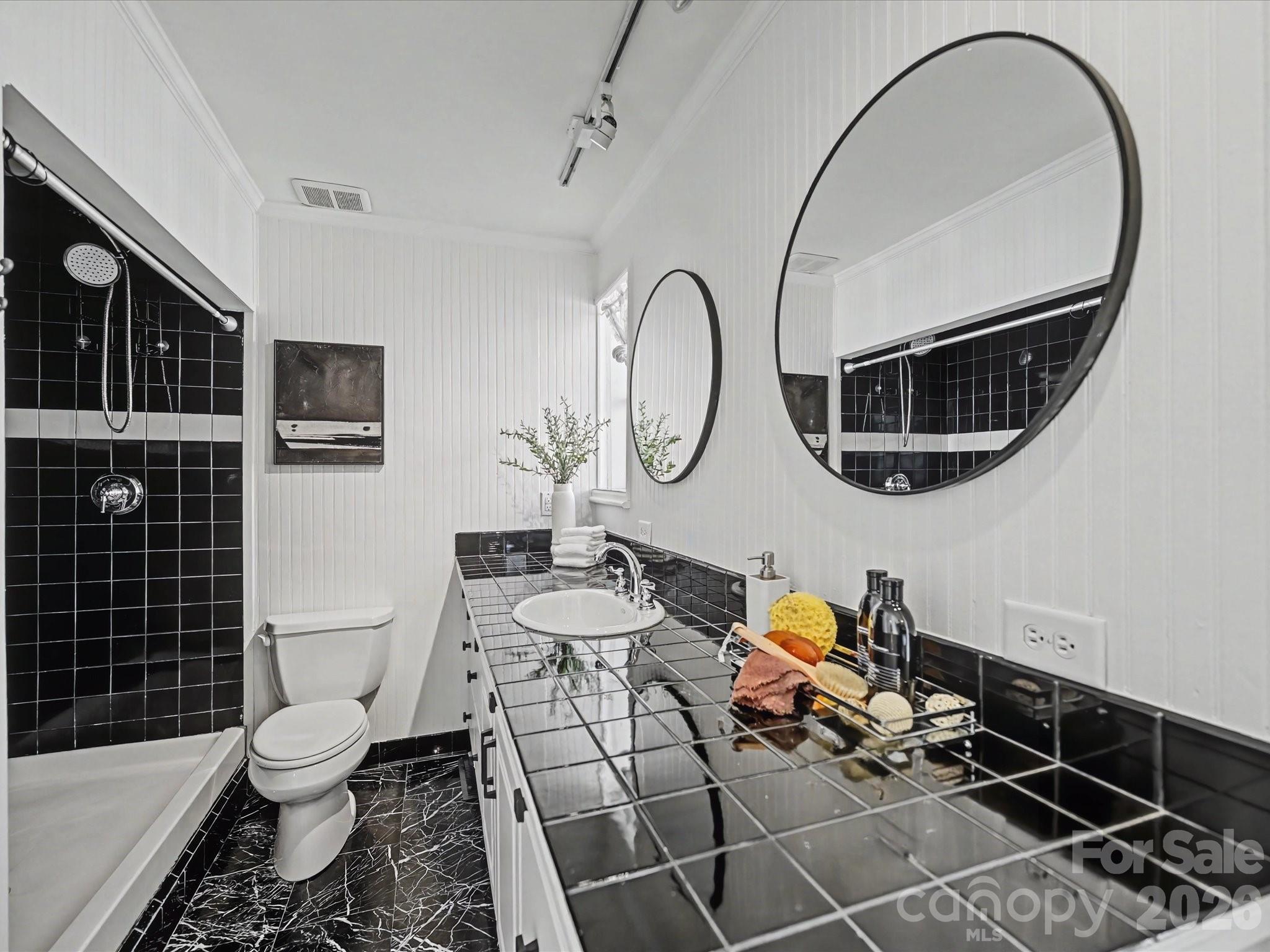 Sixth And Pine - Residential