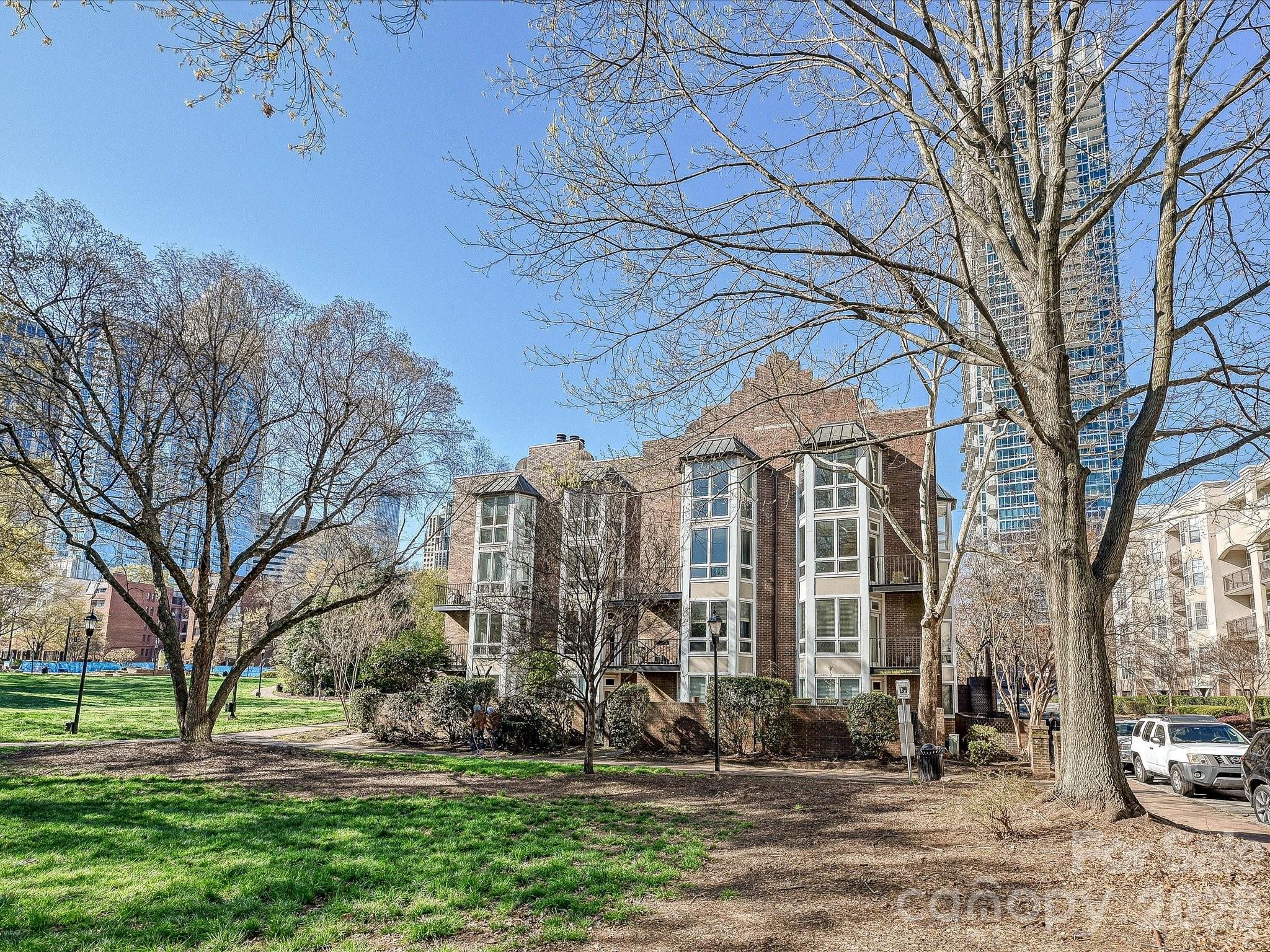 Sixth And Pine - Residential