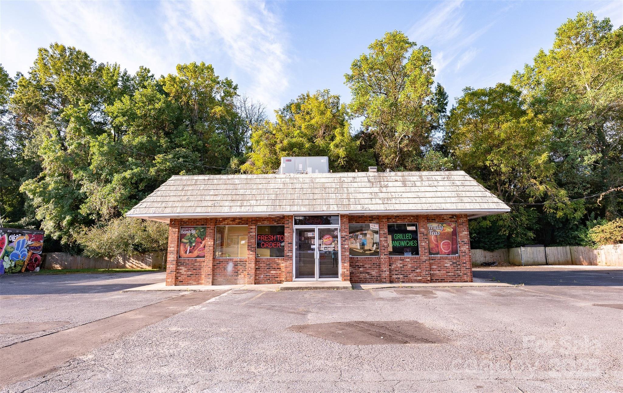 2934 & 2938 Shamrock Drive