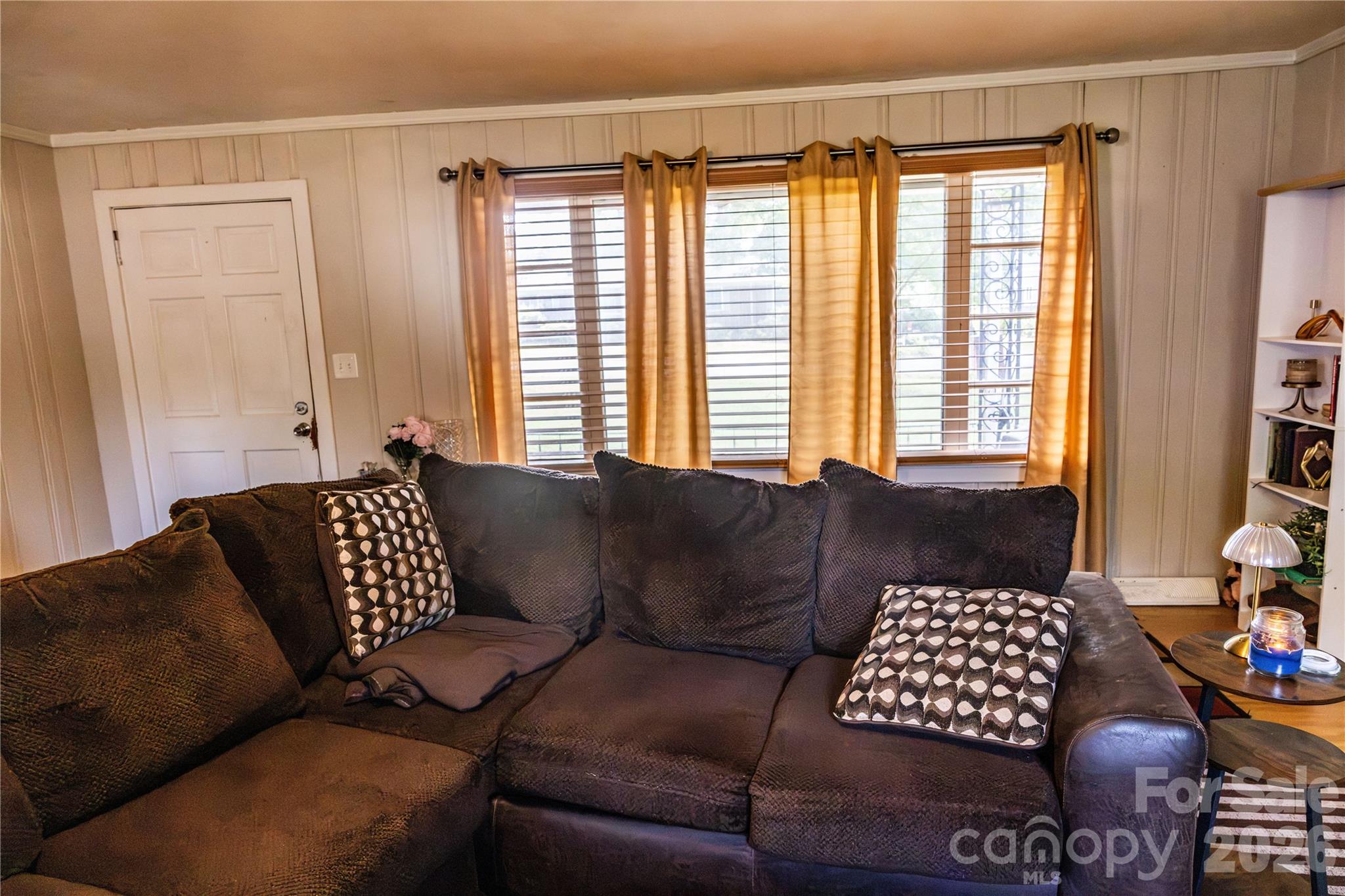3828 Plainview Road