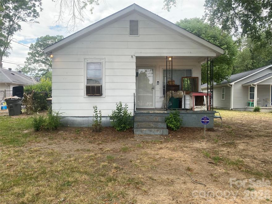 An investors dream! 2 bedroom home located on a spacious lot with fenced backyard. Located just 5 minutes away from downtown Kannapolis. Home is in need of significant repairs. Sold in its as-is condition and priced accordingly. Due to condition of the home, this is a cash or construction perm purchase only.