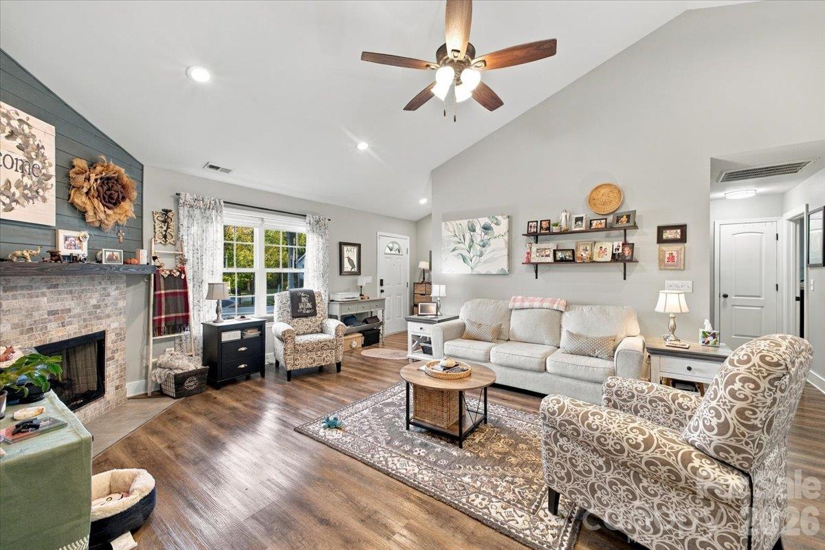 546 Pennyfields Lane