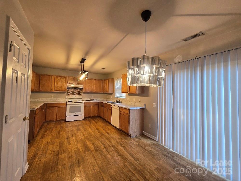 5320 Peach Place Lane