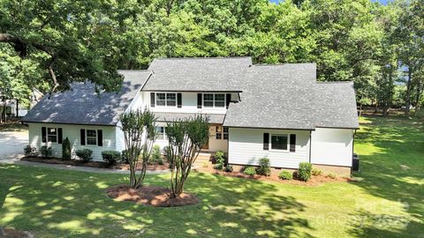 Photo of 316 Wade Hampton Drive, Matthews, NC 28104 (MLS # 4269122)