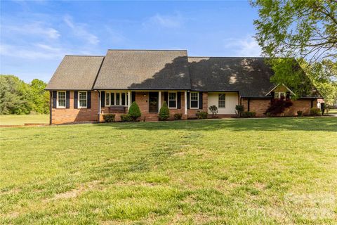 Photo of 1178 NC 182 Highway, Lincolnton, NC 28092 (MLS # 4371034)