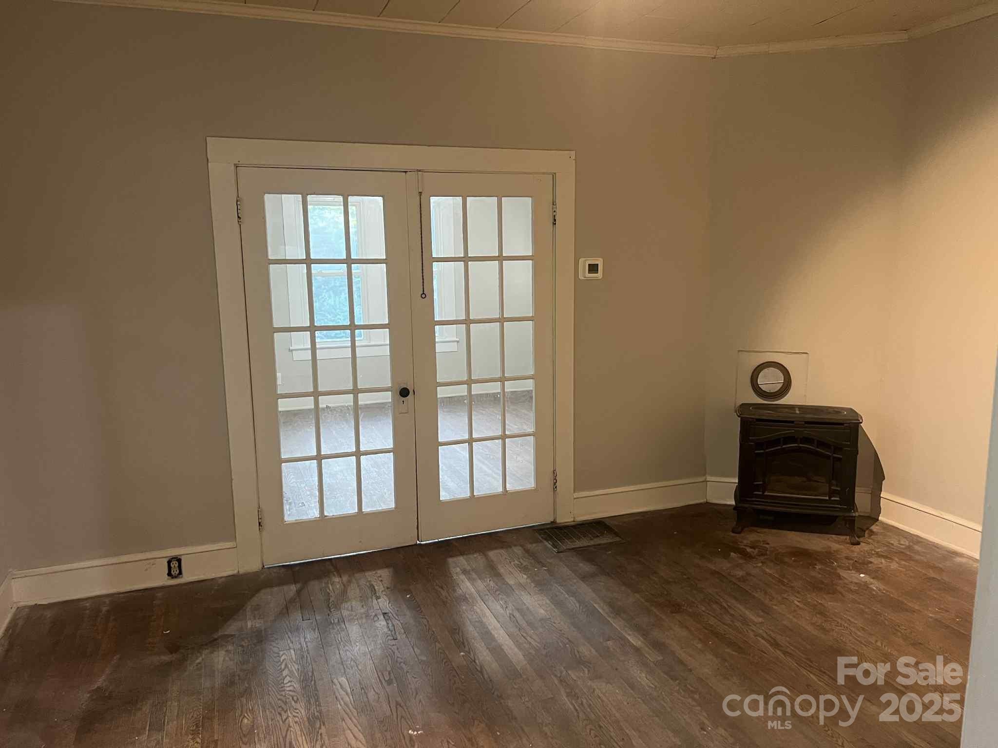 325 N Caldwell Avenue