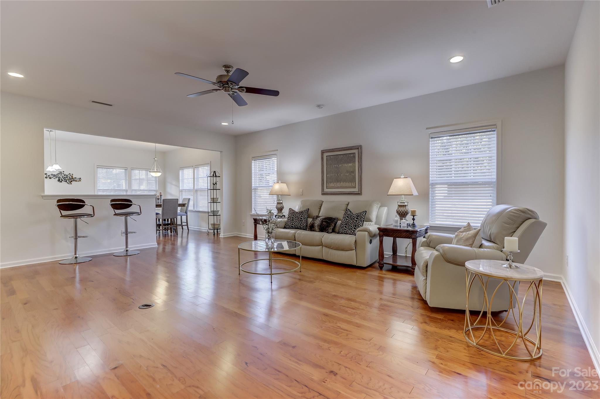 Newport Lakes - Residential