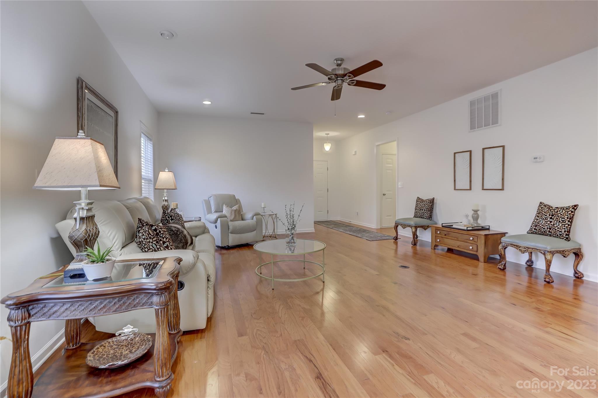 Newport Lakes - Residential