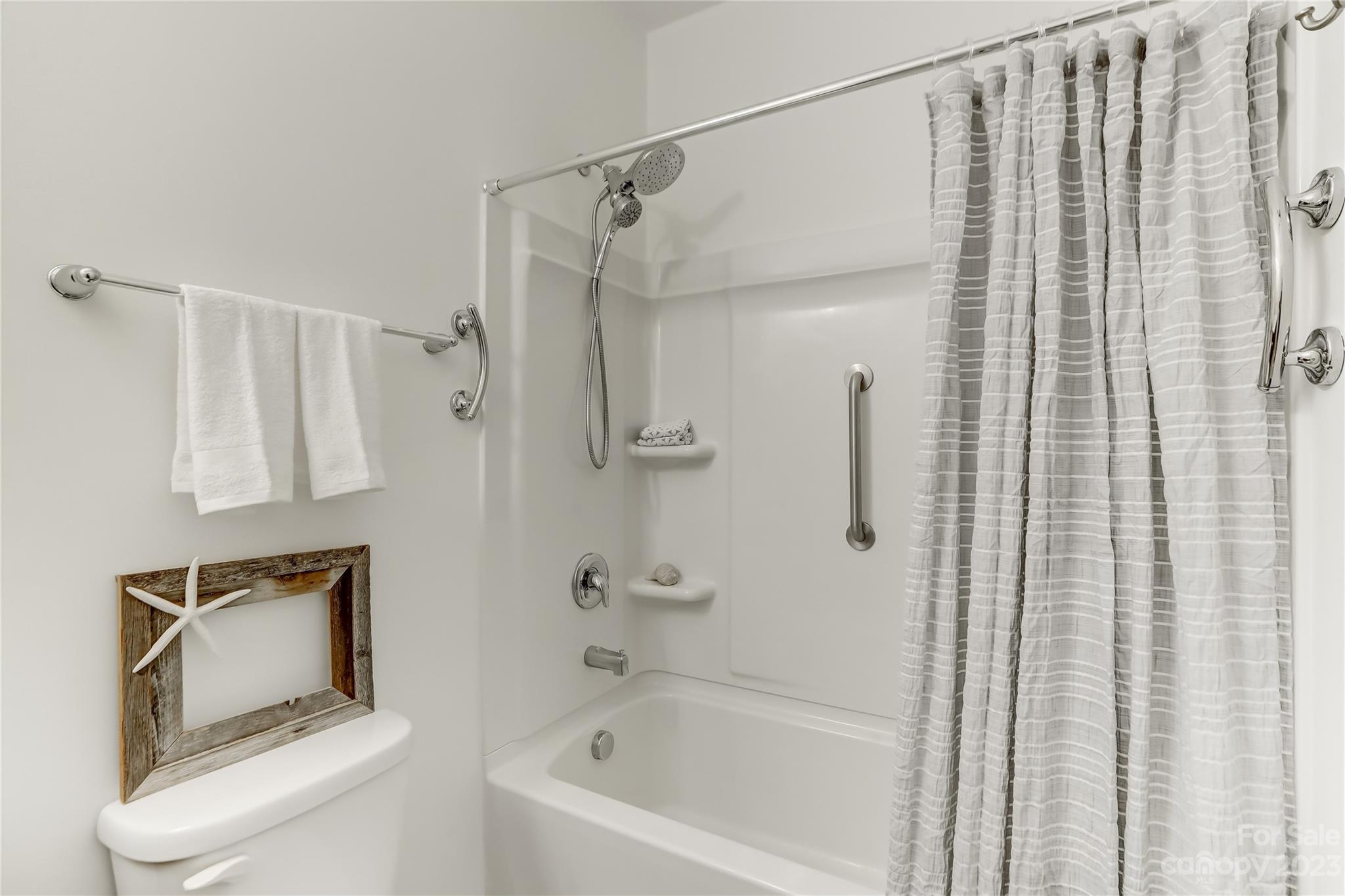 Newport Lakes - Residential