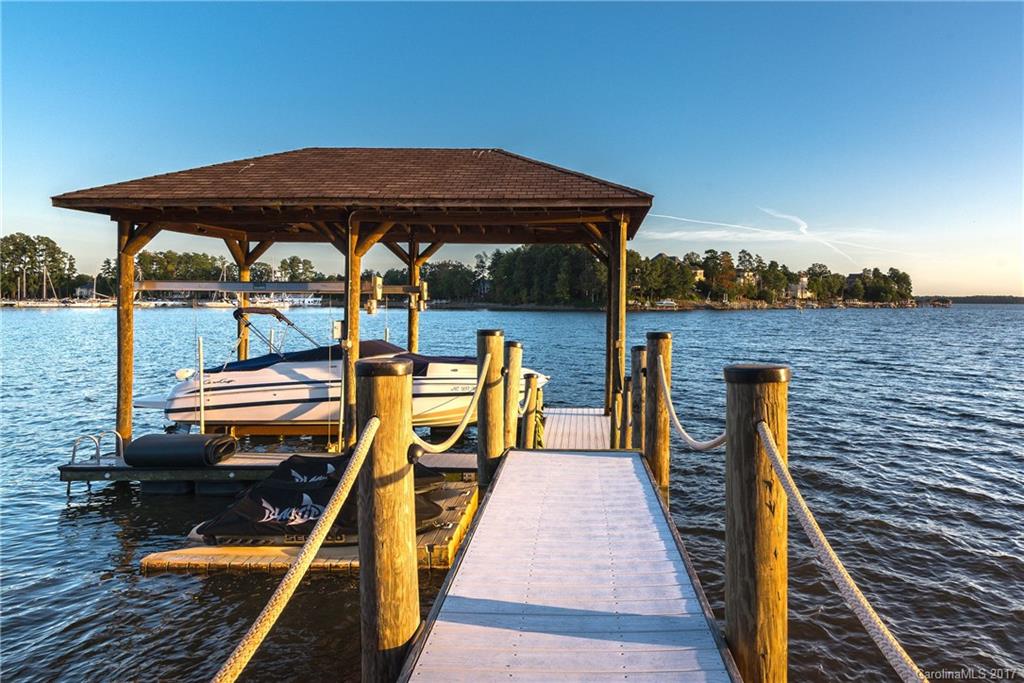 The Peninsula - Residential