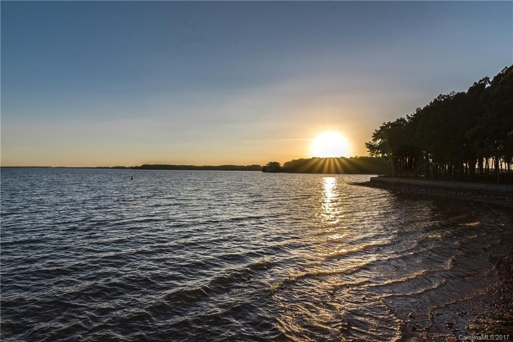 The Peninsula - Residential