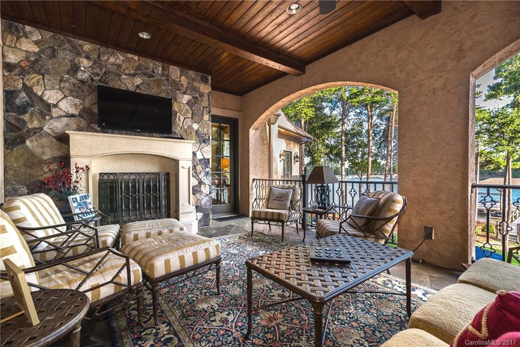 The Peninsula - Residential