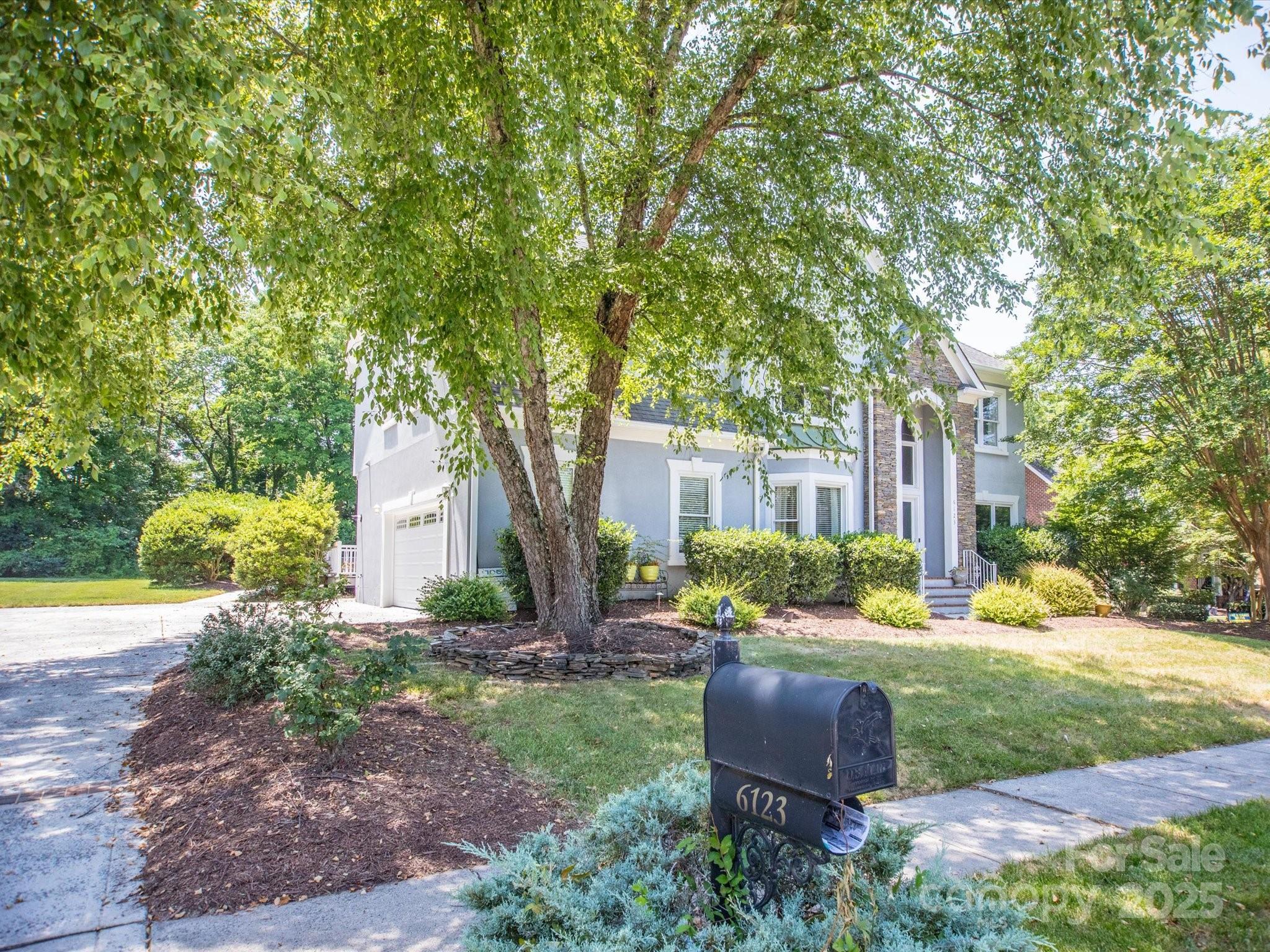 6123 Glen Manor Drive