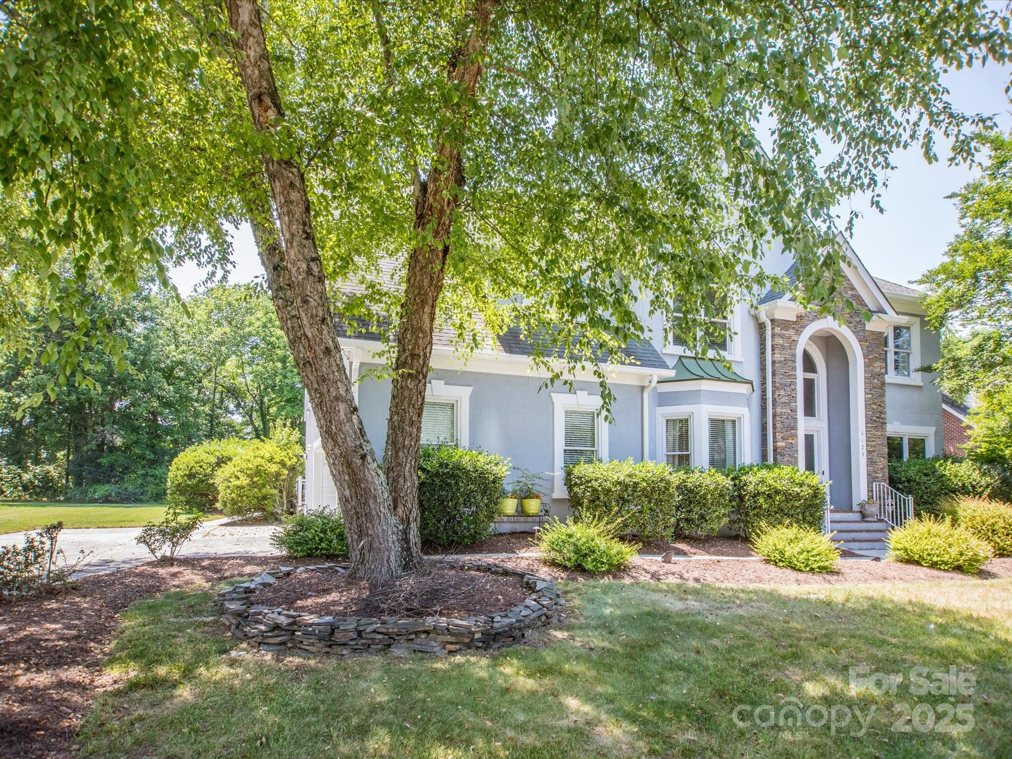 6123 Glen Manor Drive