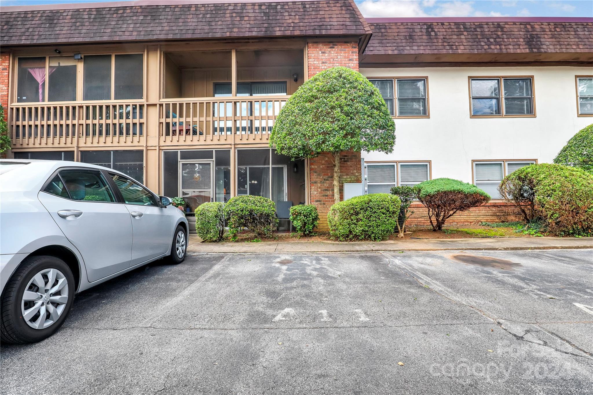 Holly Crest - Residential