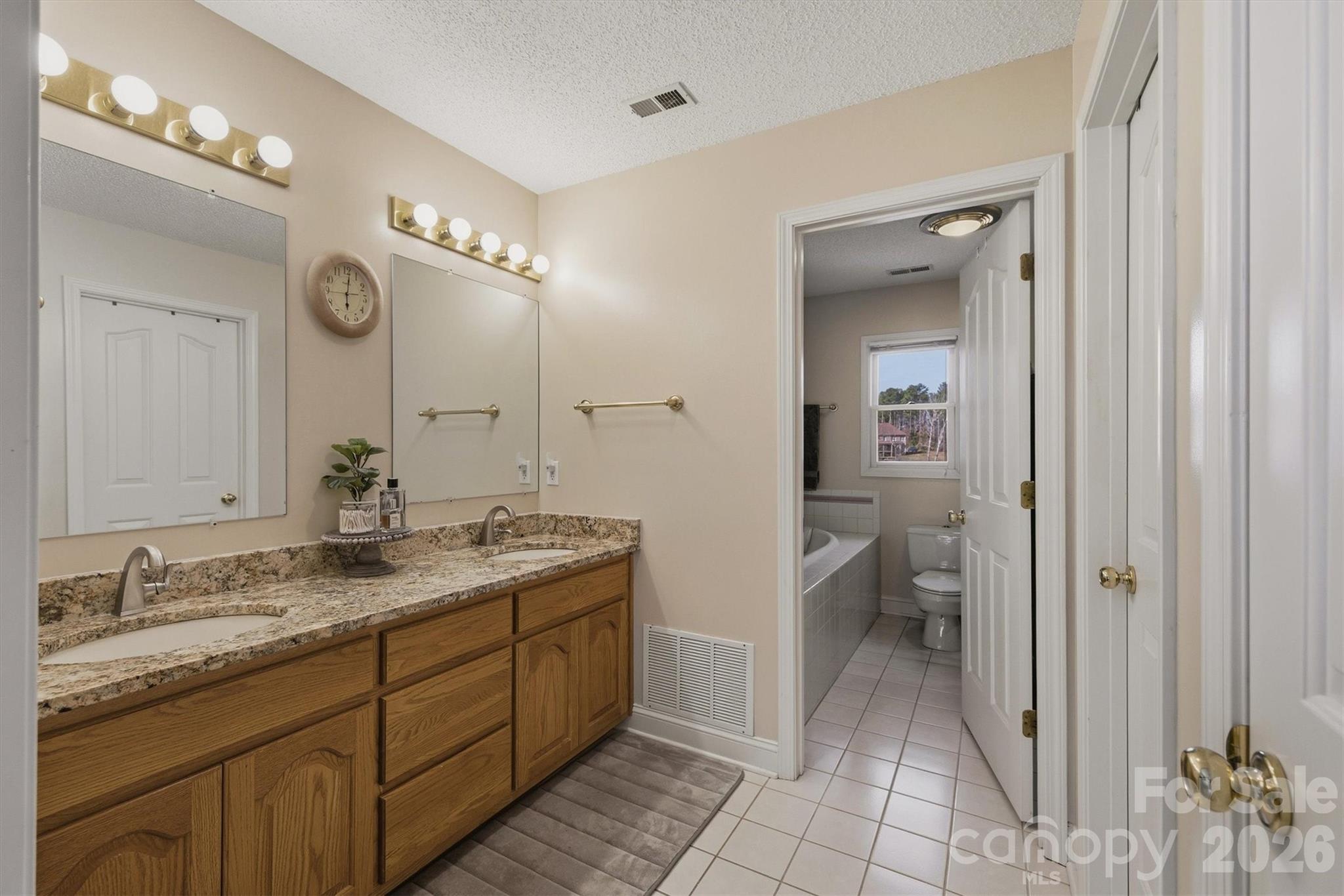 Olivers landing - Residential