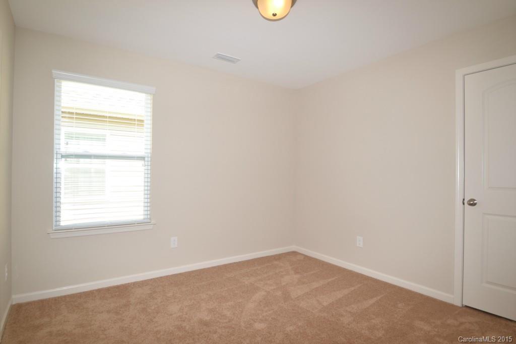 The Oaks At Mcilwaine - Residential Lease