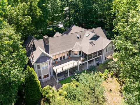 A home in Hendersonville