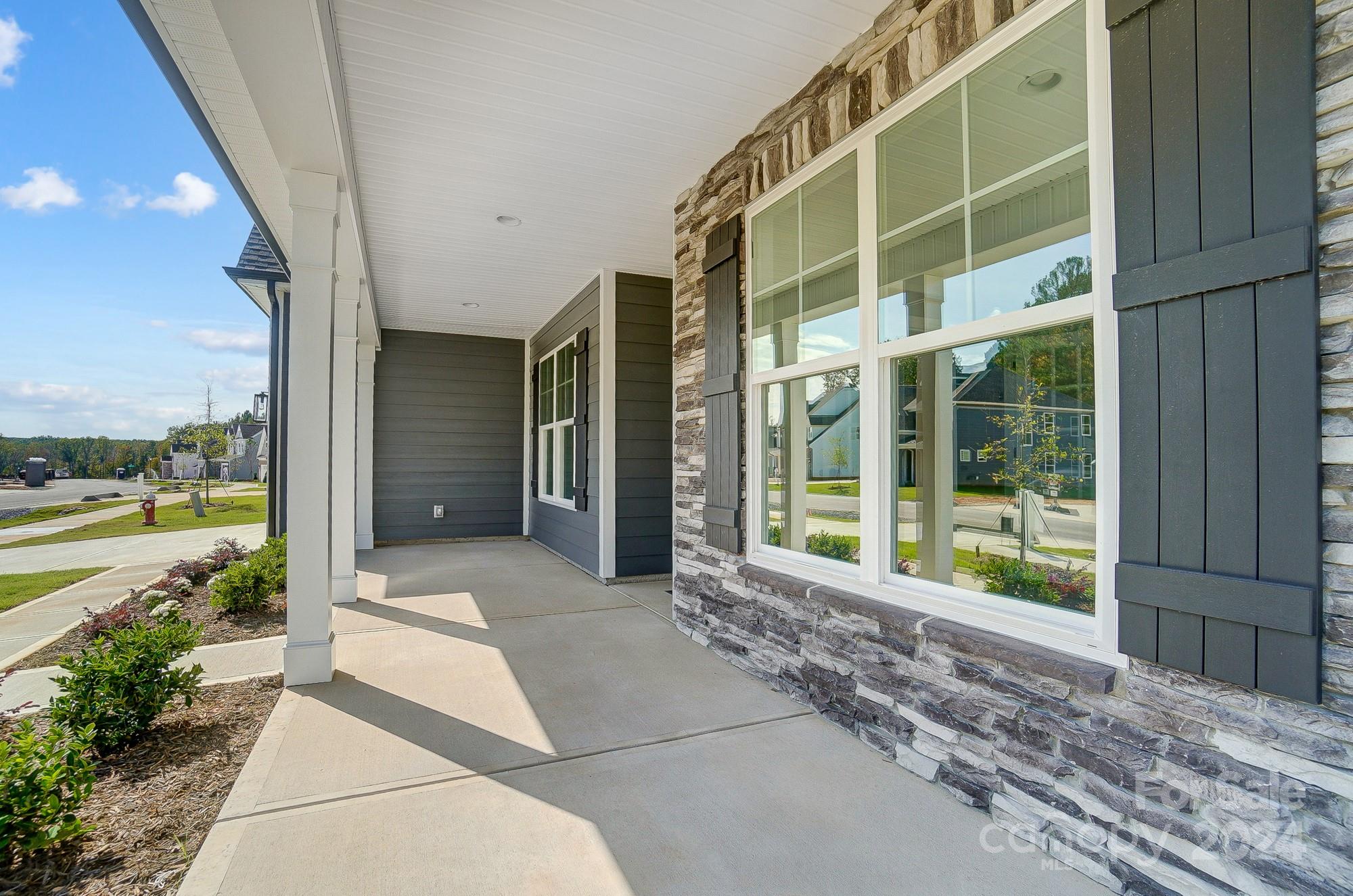 2004 Cedar Falls Drive 4