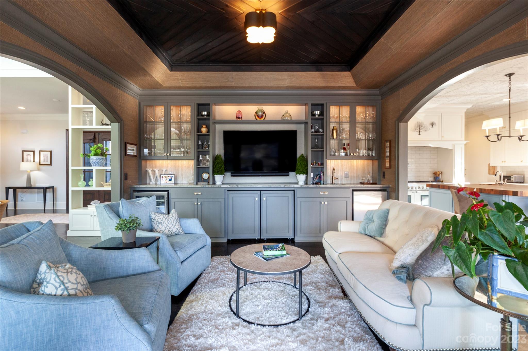 The Peninsula - Residential