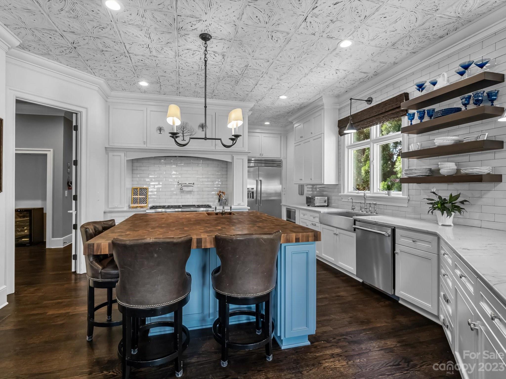 The Peninsula - Residential