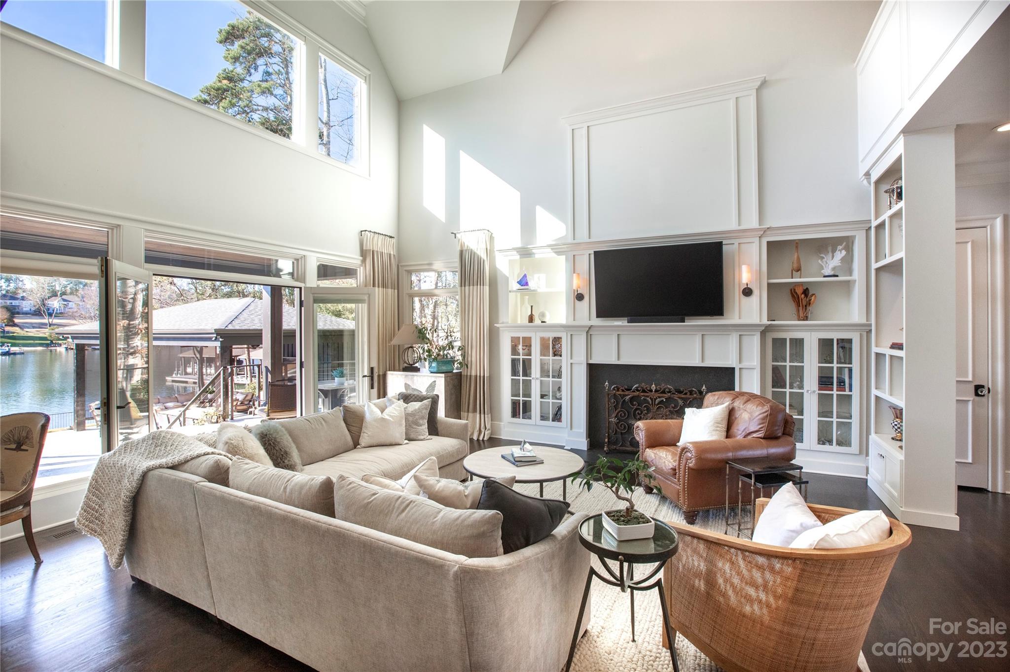 The Peninsula - Residential