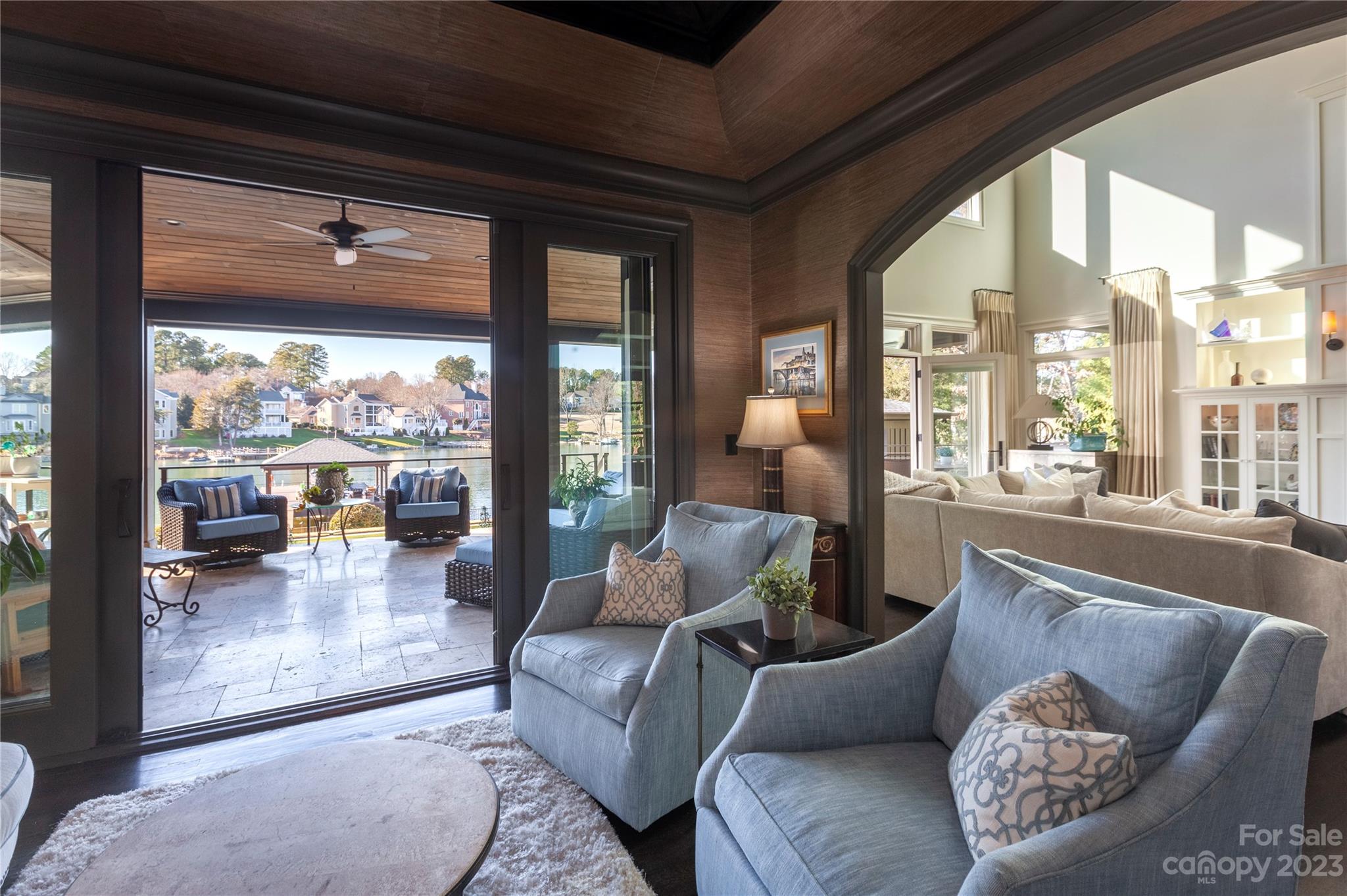 The Peninsula - Residential