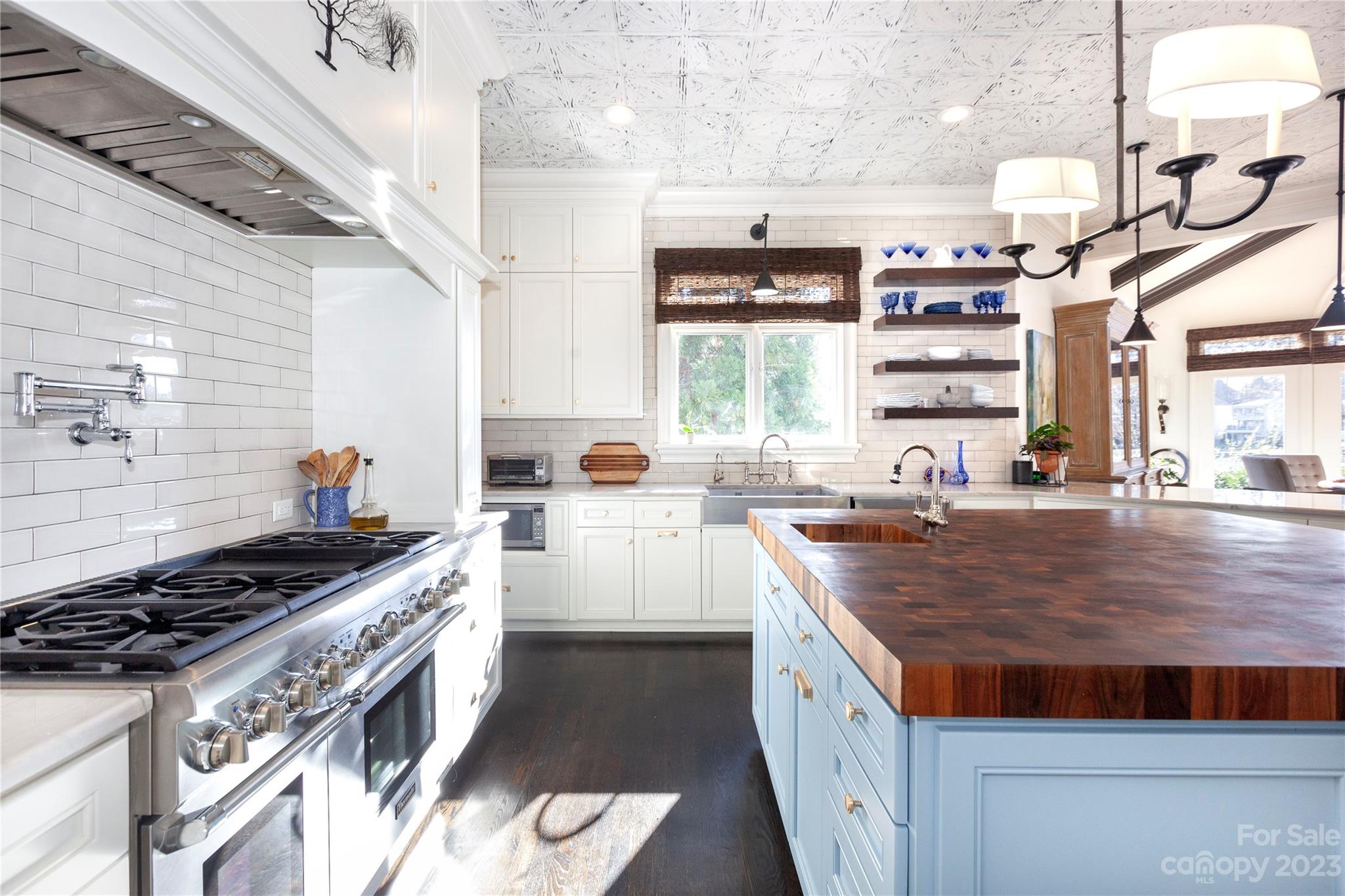 The Peninsula - Residential