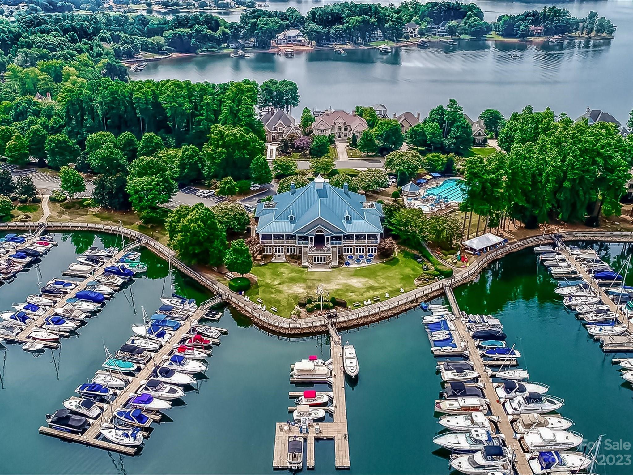 The Peninsula - Residential