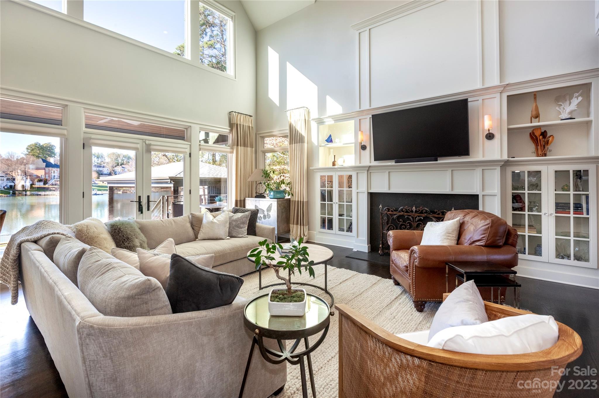 The Peninsula - Residential