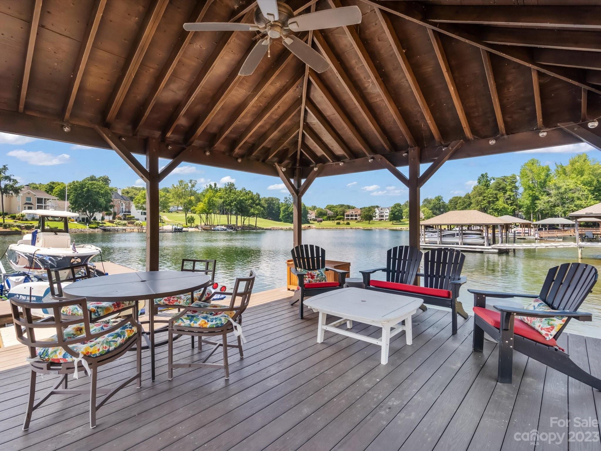 The Peninsula - Residential