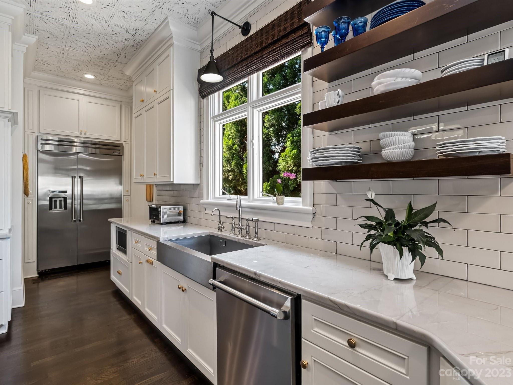 The Peninsula - Residential