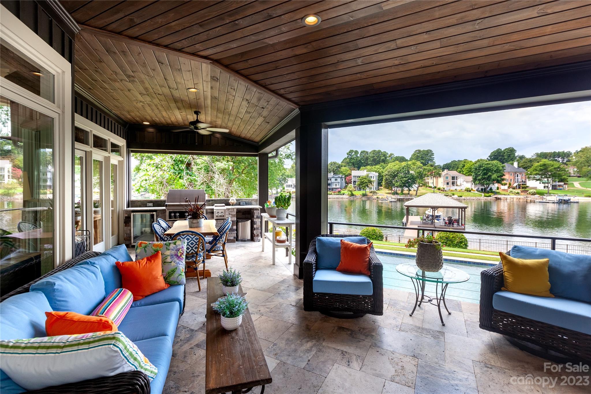 The Peninsula - Residential