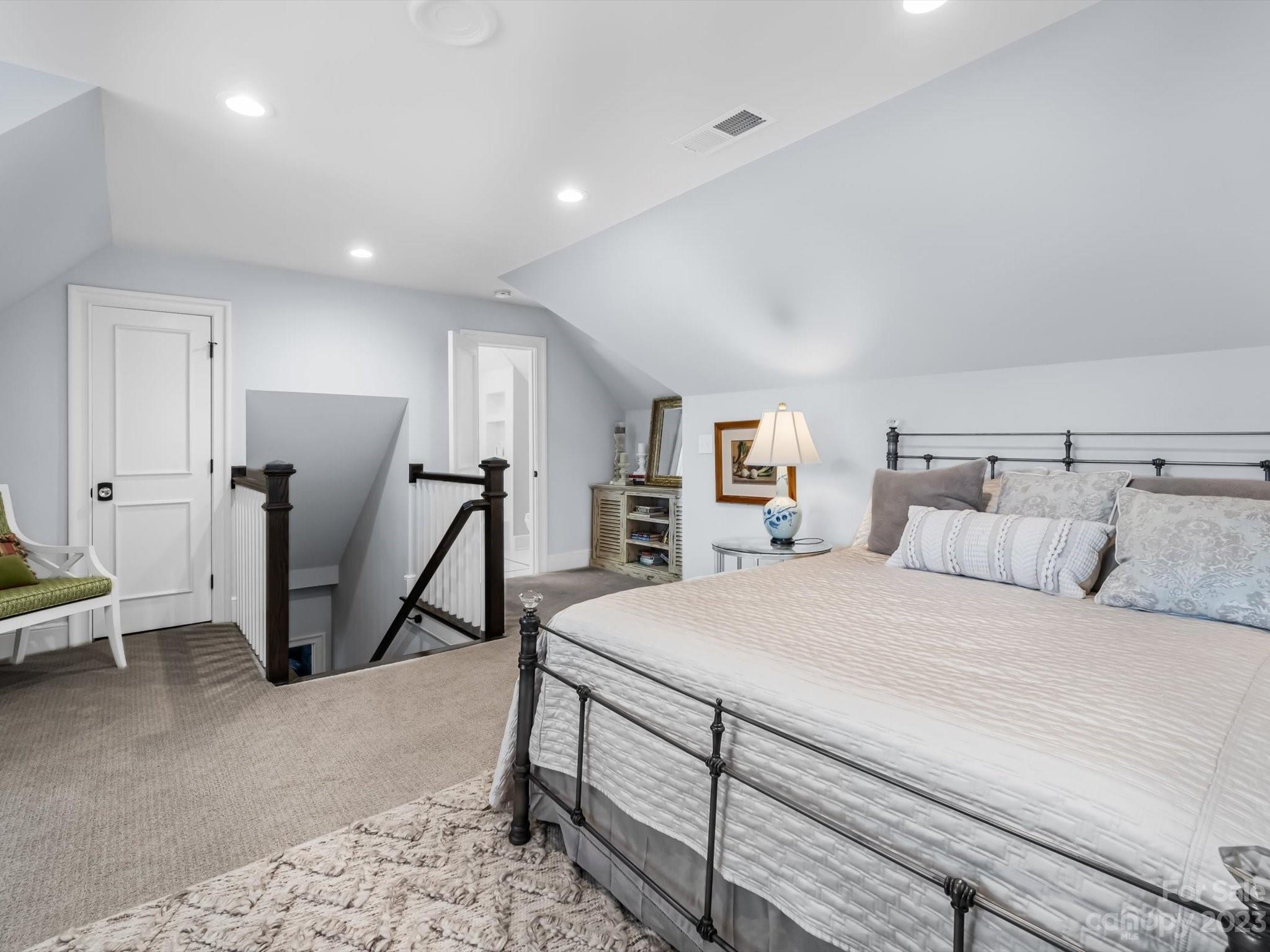 The Peninsula - Residential