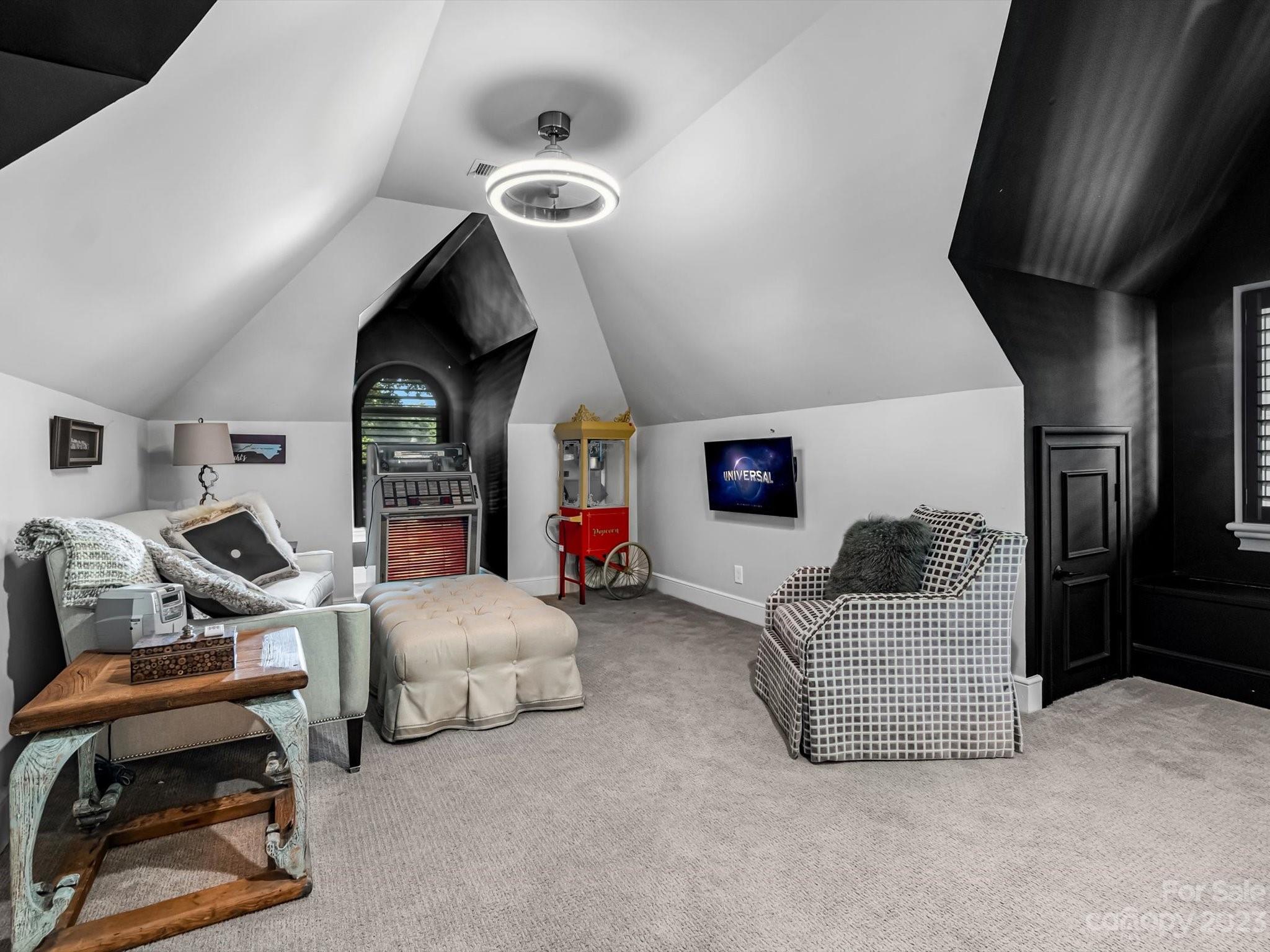 The Peninsula - Residential