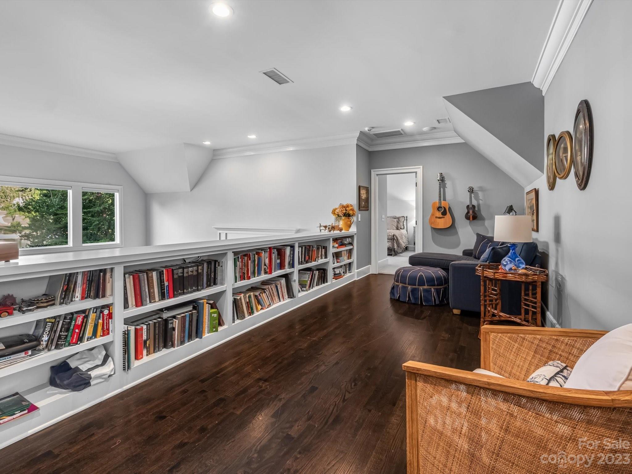 The Peninsula - Residential