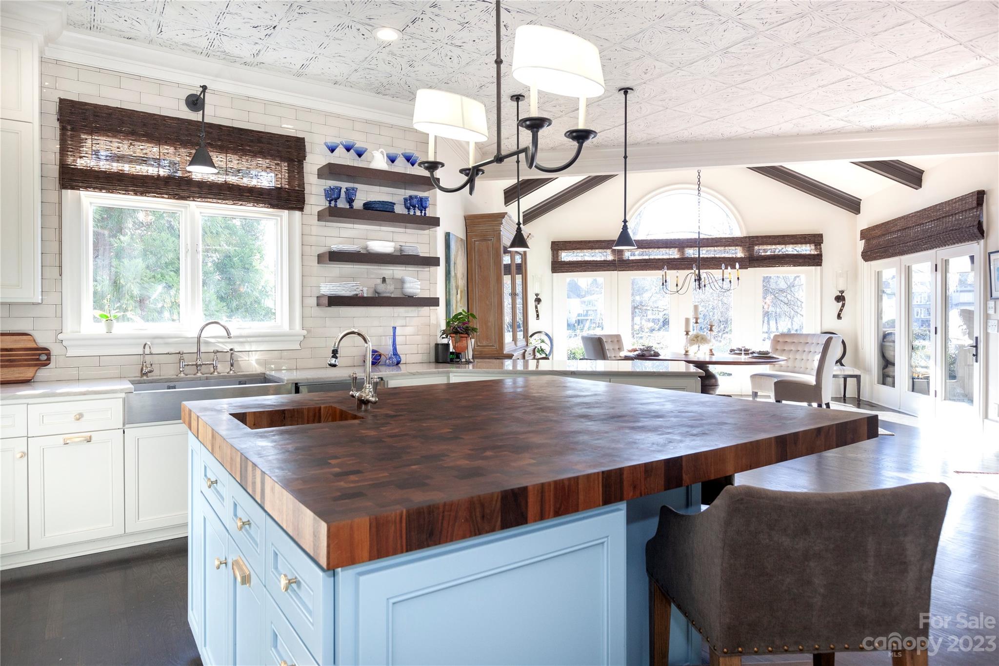 The Peninsula - Residential