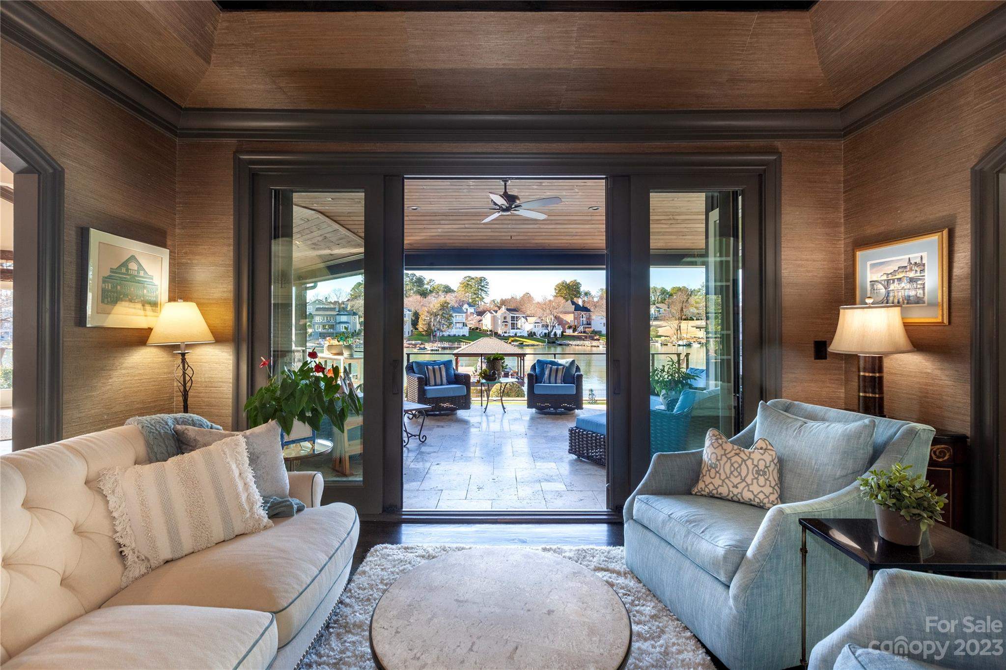 The Peninsula - Residential