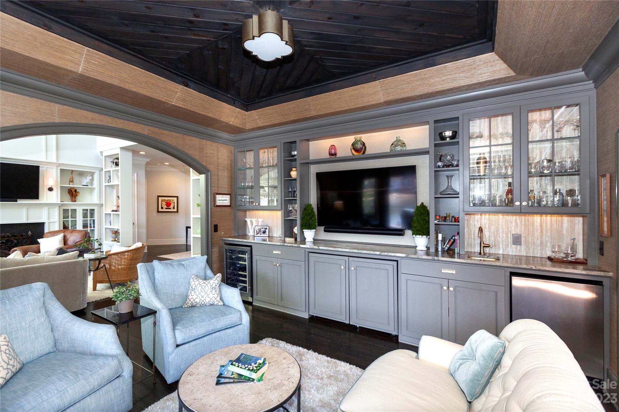 The Peninsula - Residential